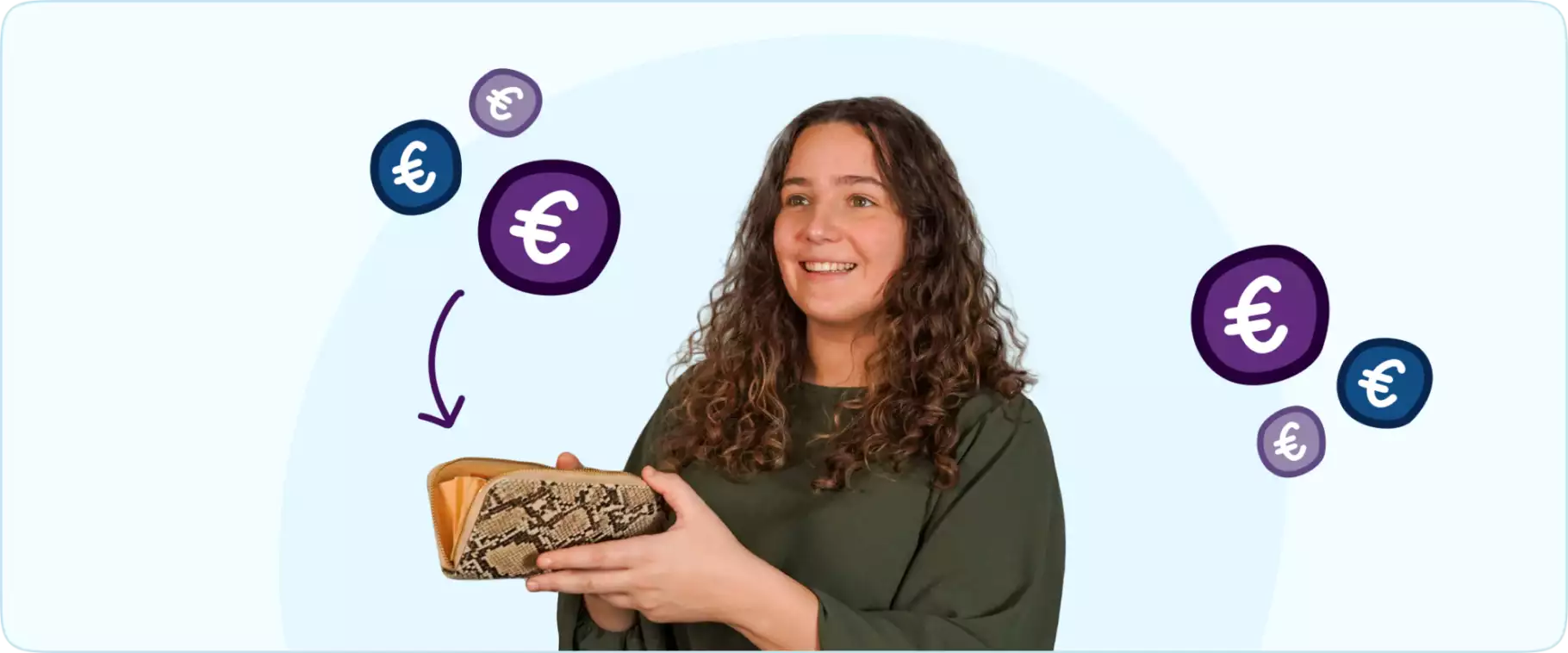 Vrouw toont spaargeld in portemonnee