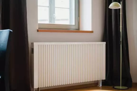 Gemiddeld gasverbruik in de winter Afbeelding van een radiator