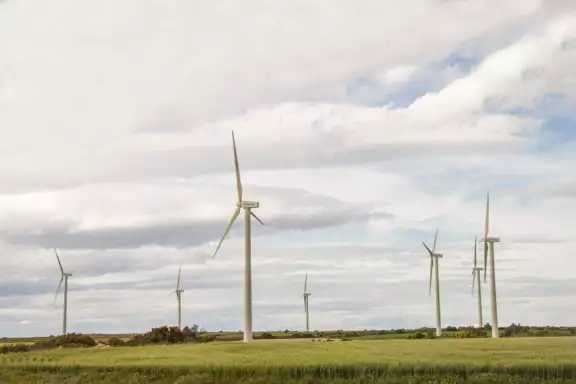 Afbeelding van windturbines met gratis stroom productie