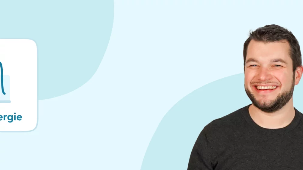 Afbeelding van lachende man met dynamisch energiecontract