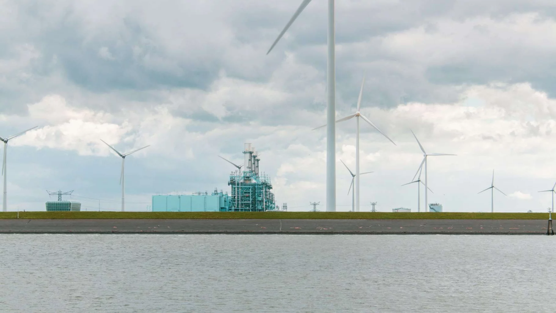 Afbeelding van windturbines en energieproductie centrale
