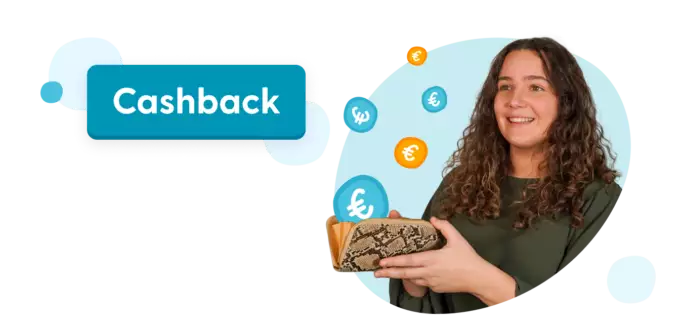 Vrouw met portemonnee ontvangt cashback
