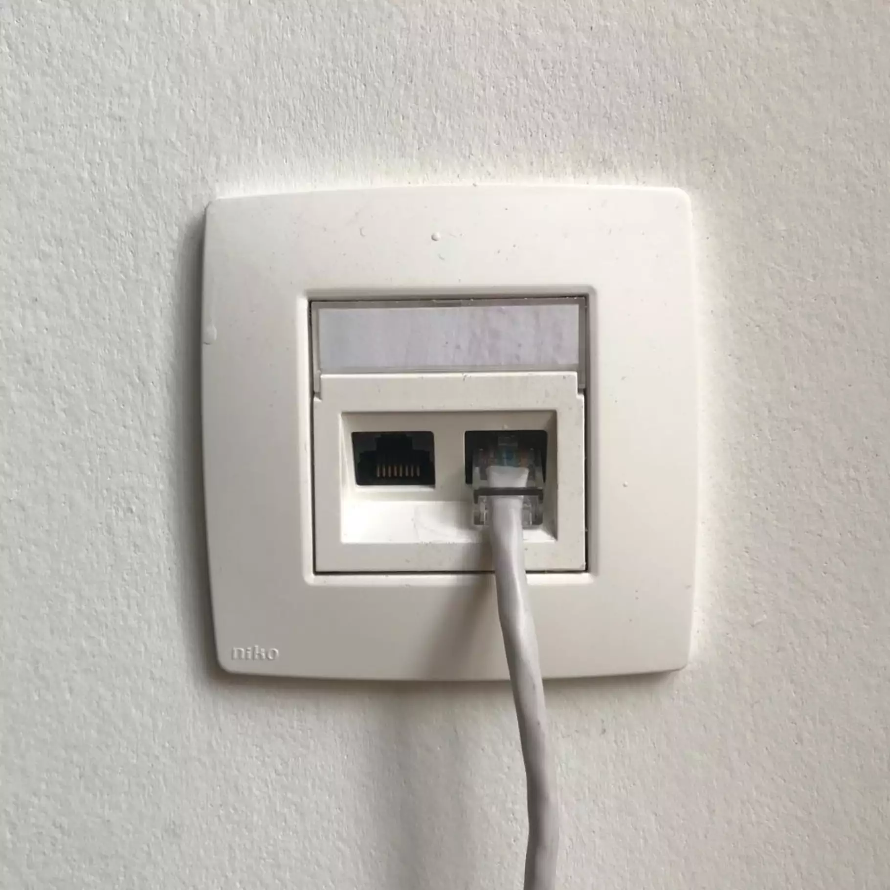 Voorbeeld van een DSL aansluitpunt DSL aansluitpunt voorbeeld