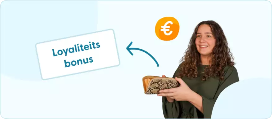 Loyaliteitsbonus bij je energiecontract vrouw met portemonnee in hand met pijl naar loyaliteitsbonus