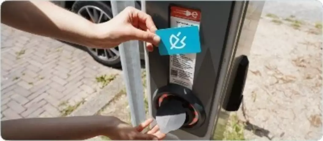 Man gebruikt laadpas