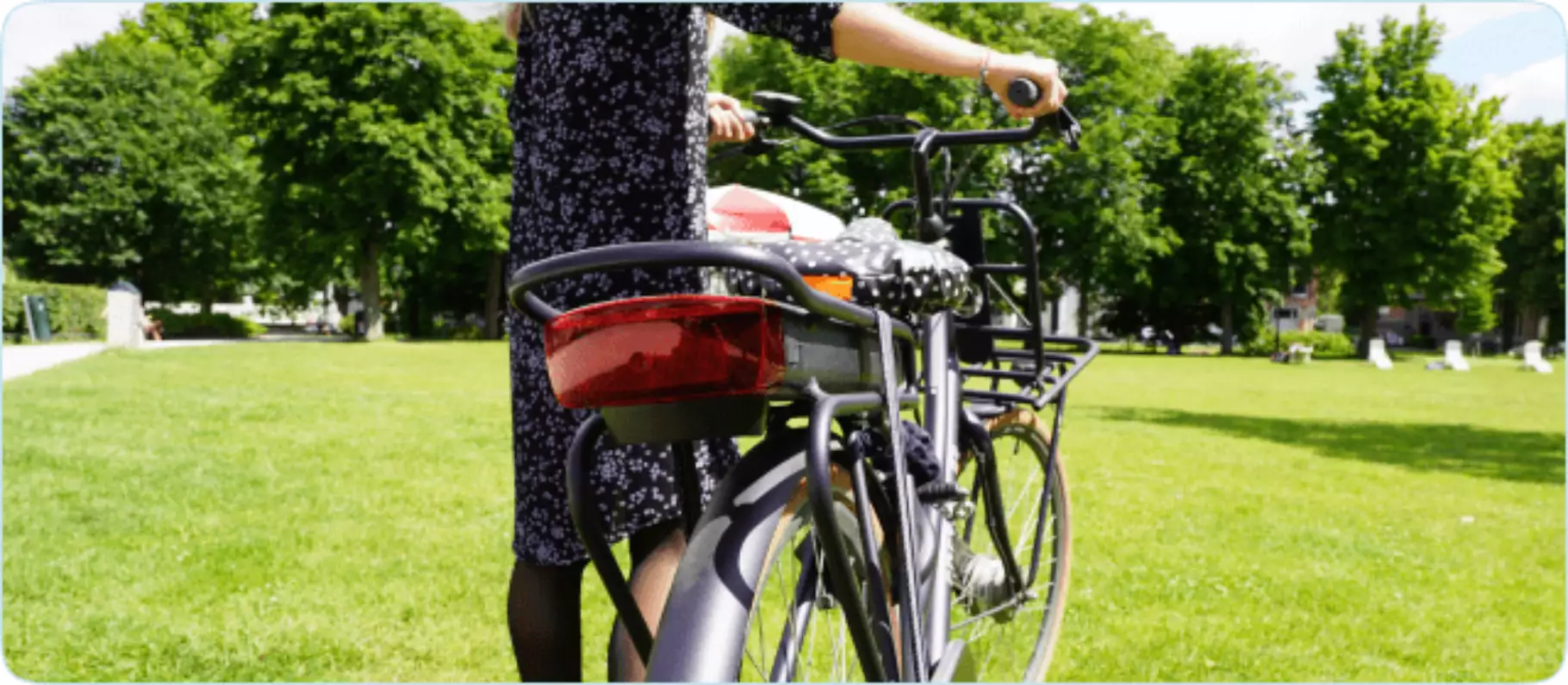 Vrouw met E-Bike Vrouw met E-Bike